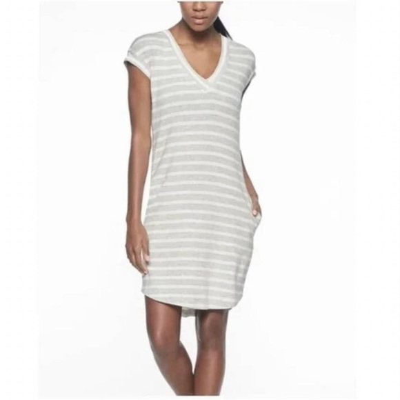 Athleta Dresses & Skirts - Gray Athleta striped dress with pockets. Super soft!